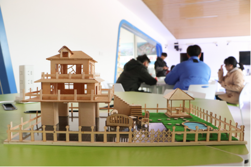 穿船襪過程_簡單船模型制作過程_用大號可樂瓶做船過程