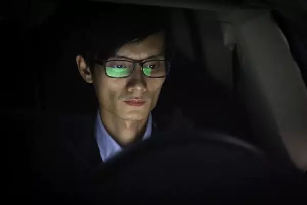桌面右下角網絡圖標感嘆號_桌面右下角的網絡圖標不見_怎么在桌面右下角顯示網絡連接